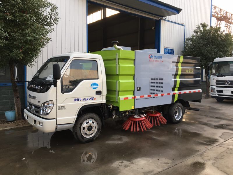 福田2600掃路車