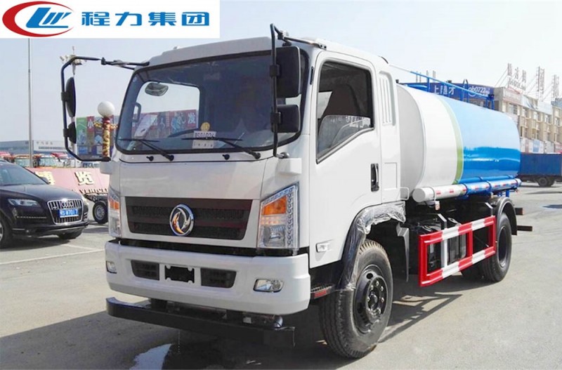 東風(fēng)D912新款8-12方灑水車