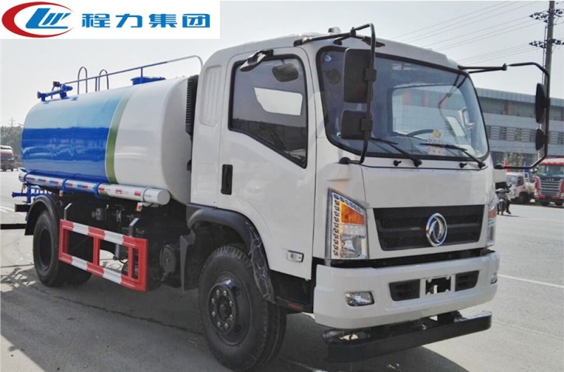 東風(fēng)D912新款8-12方灑水車
