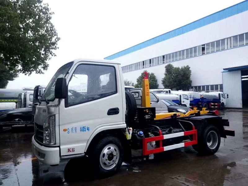 凱馬4方勾臂垃圾車(chē)