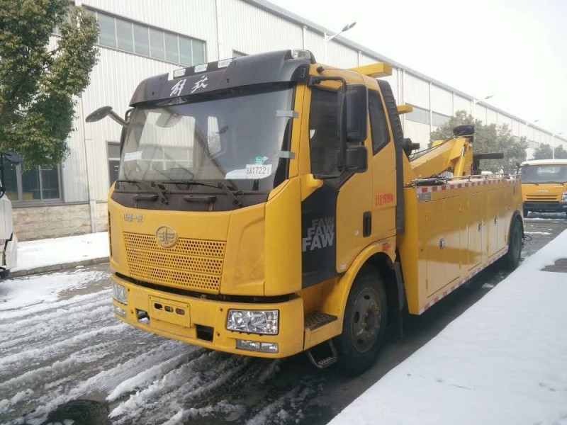 解放單橋拖吊聯(lián)體（一托一）清障車(chē)