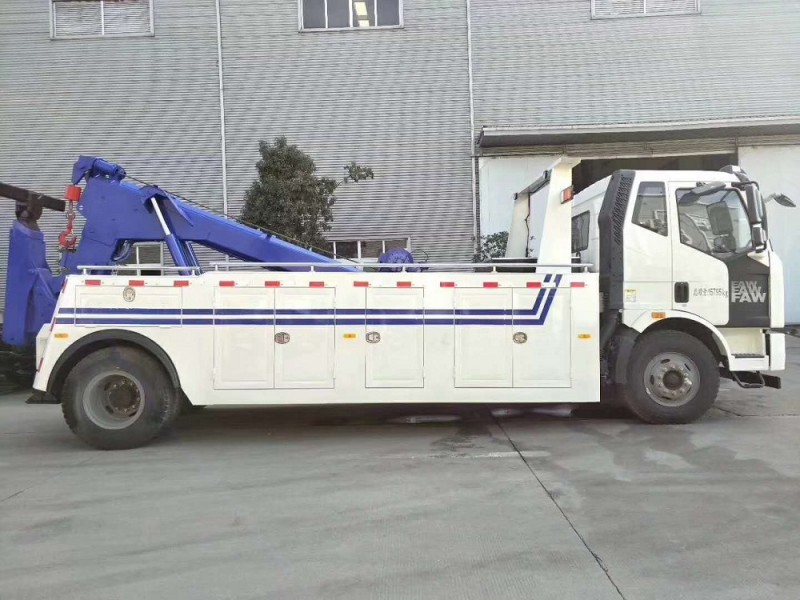 解放單橋拖吊聯(lián)體（一托一）清障車(chē)