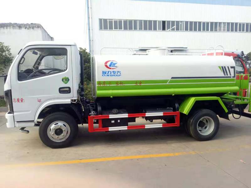 國(guó)六東風(fēng)5噸灑水車(chē)圖片